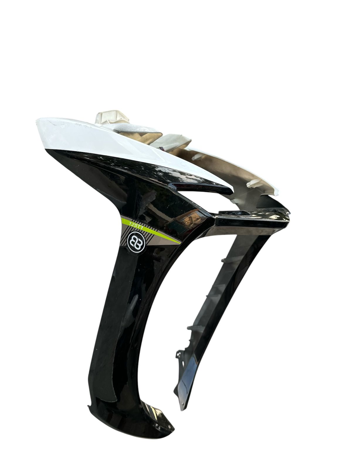 MASCARA DELANTERA BLANCO NEGRO 125T1